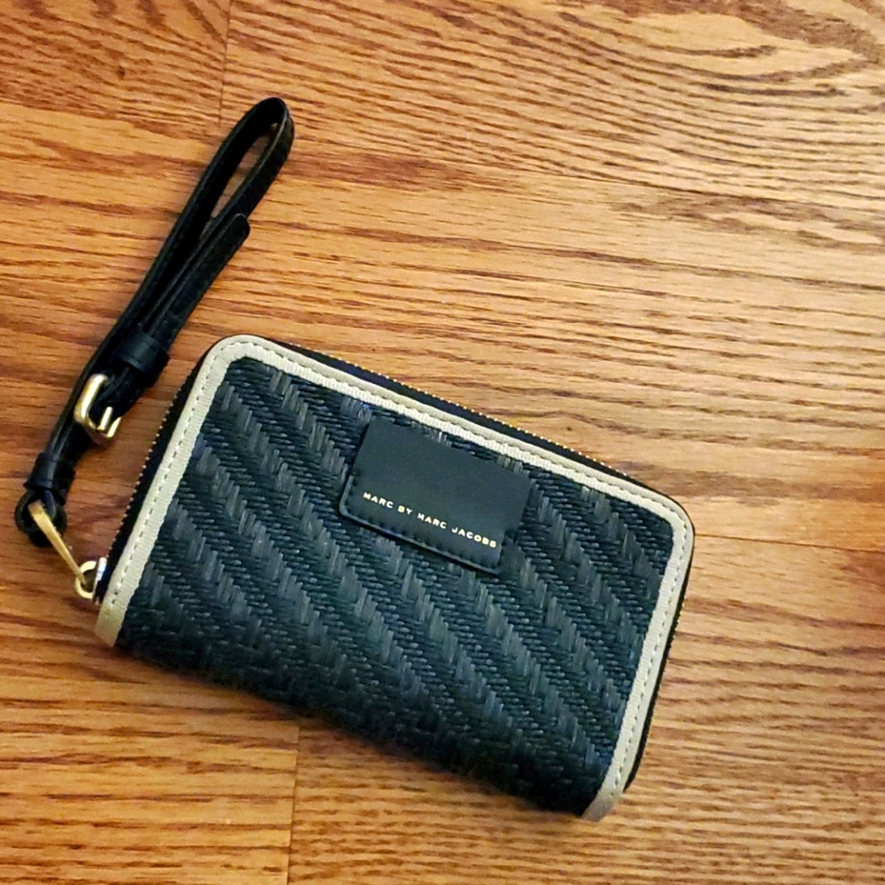 Marc Jacob's phone wallet, good condition